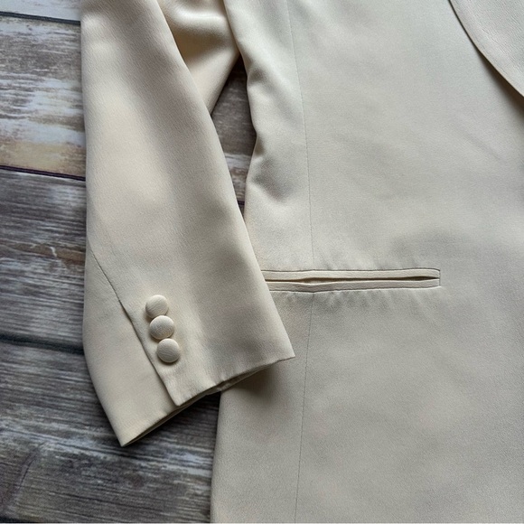 Vintage Ann Taylor 100% Silk Blazer Jacket Butter Yellow Sz 2 - Picture 5 of 8